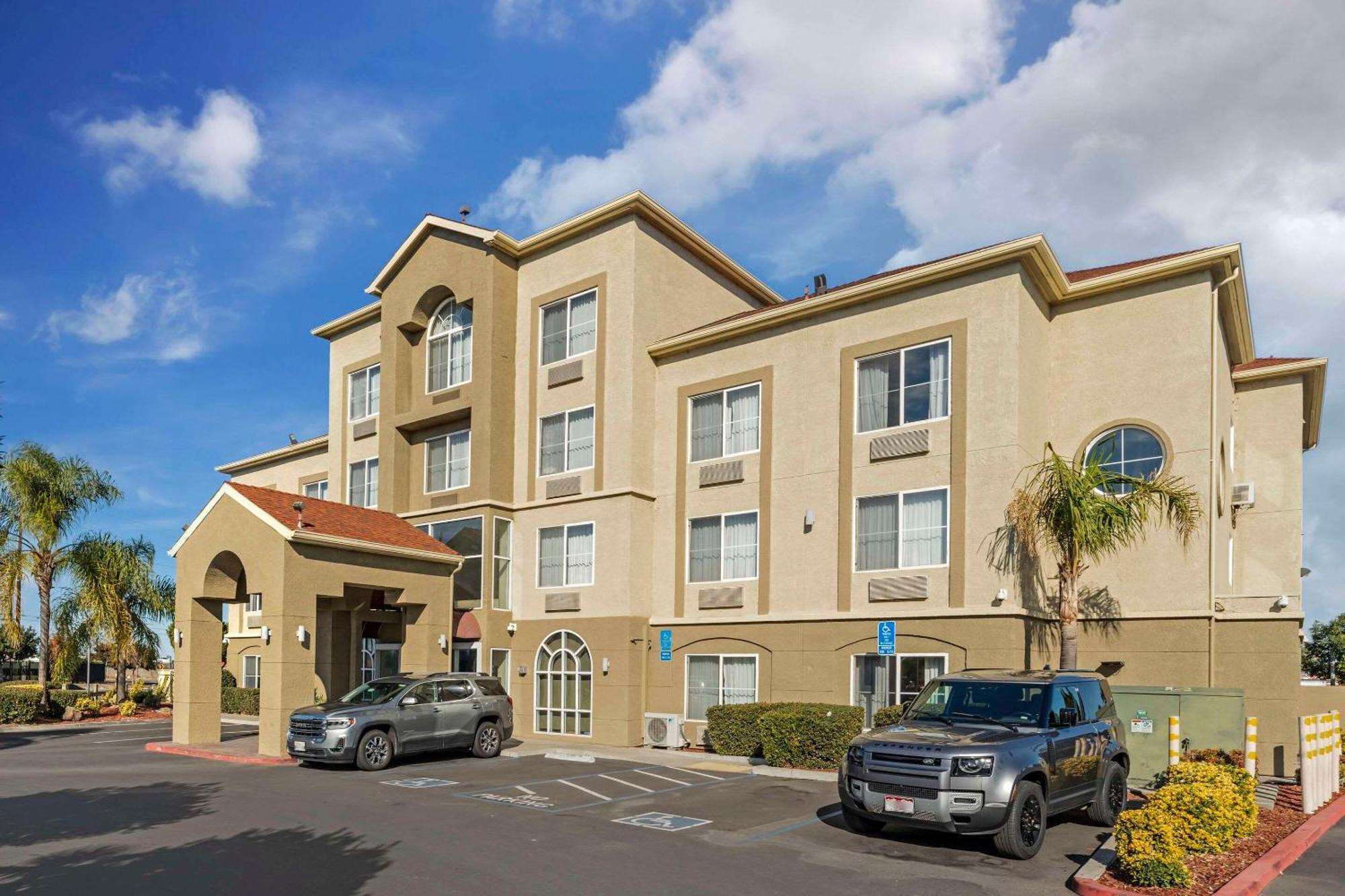 Comfort Inn Lathrop Stockton Airport Екстериор снимка