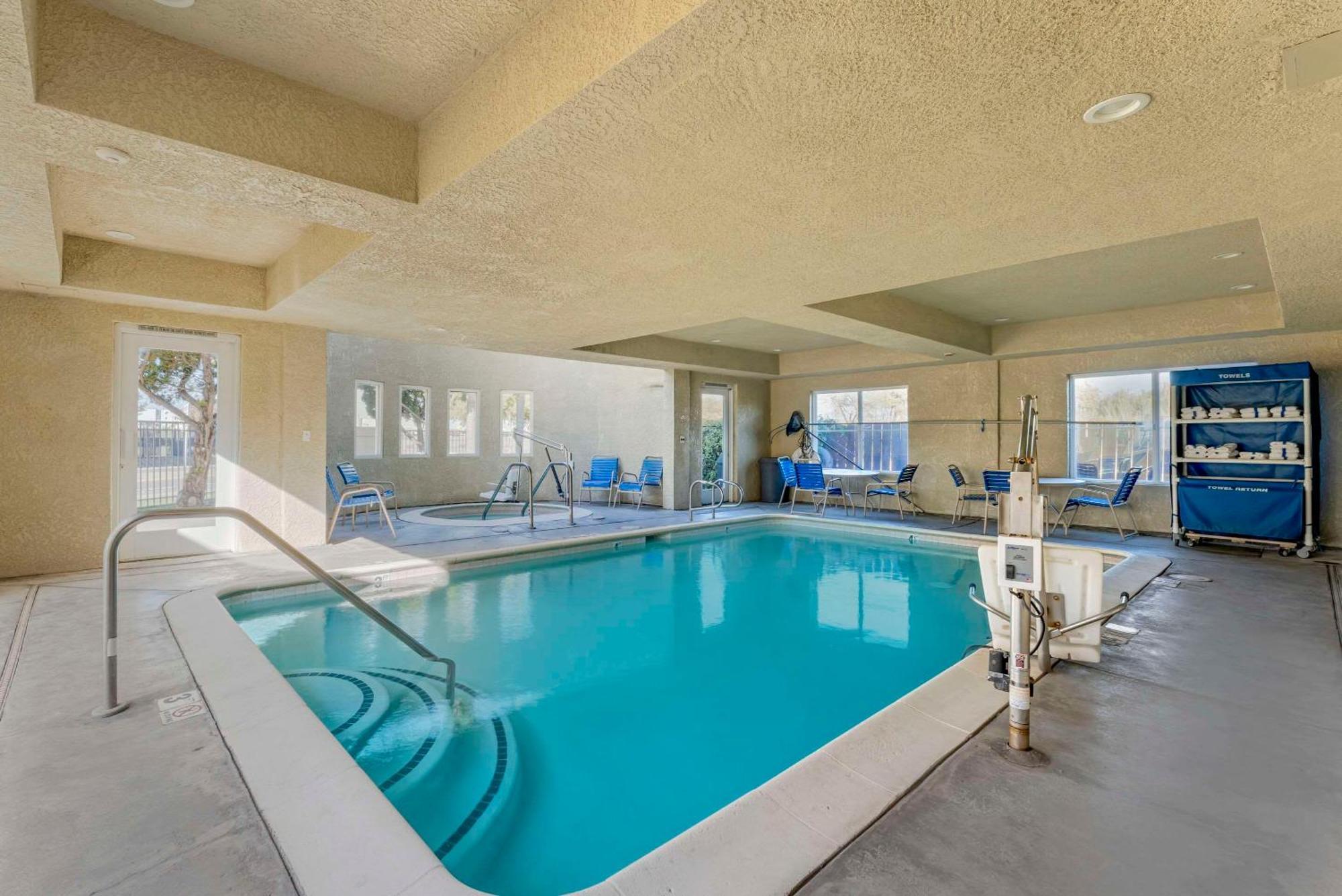 Comfort Inn Lathrop Stockton Airport Екстериор снимка